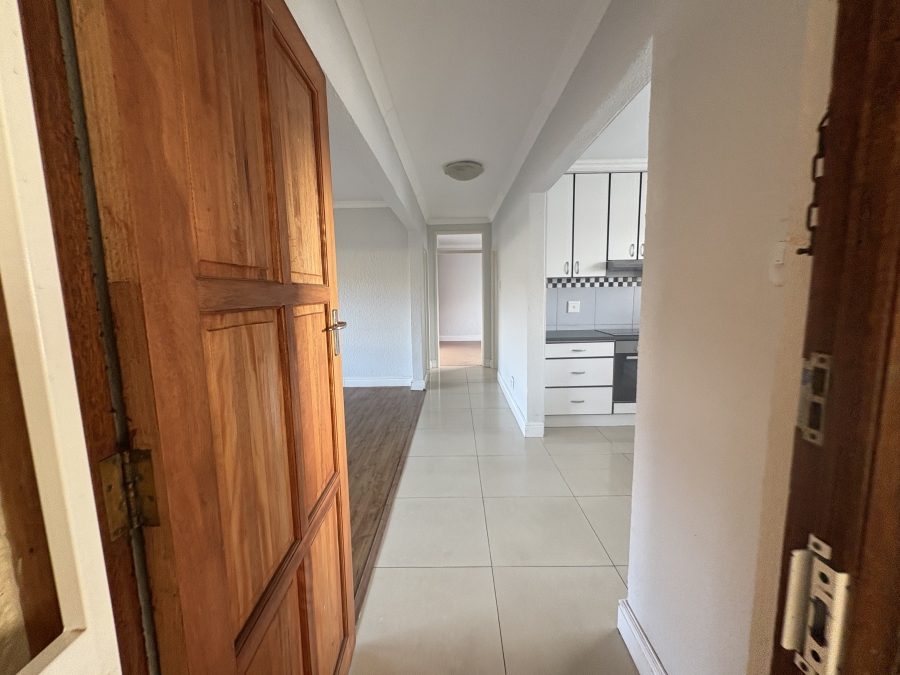 To Let 2 Bedroom Property for Rent in Kenilworth Western Cape